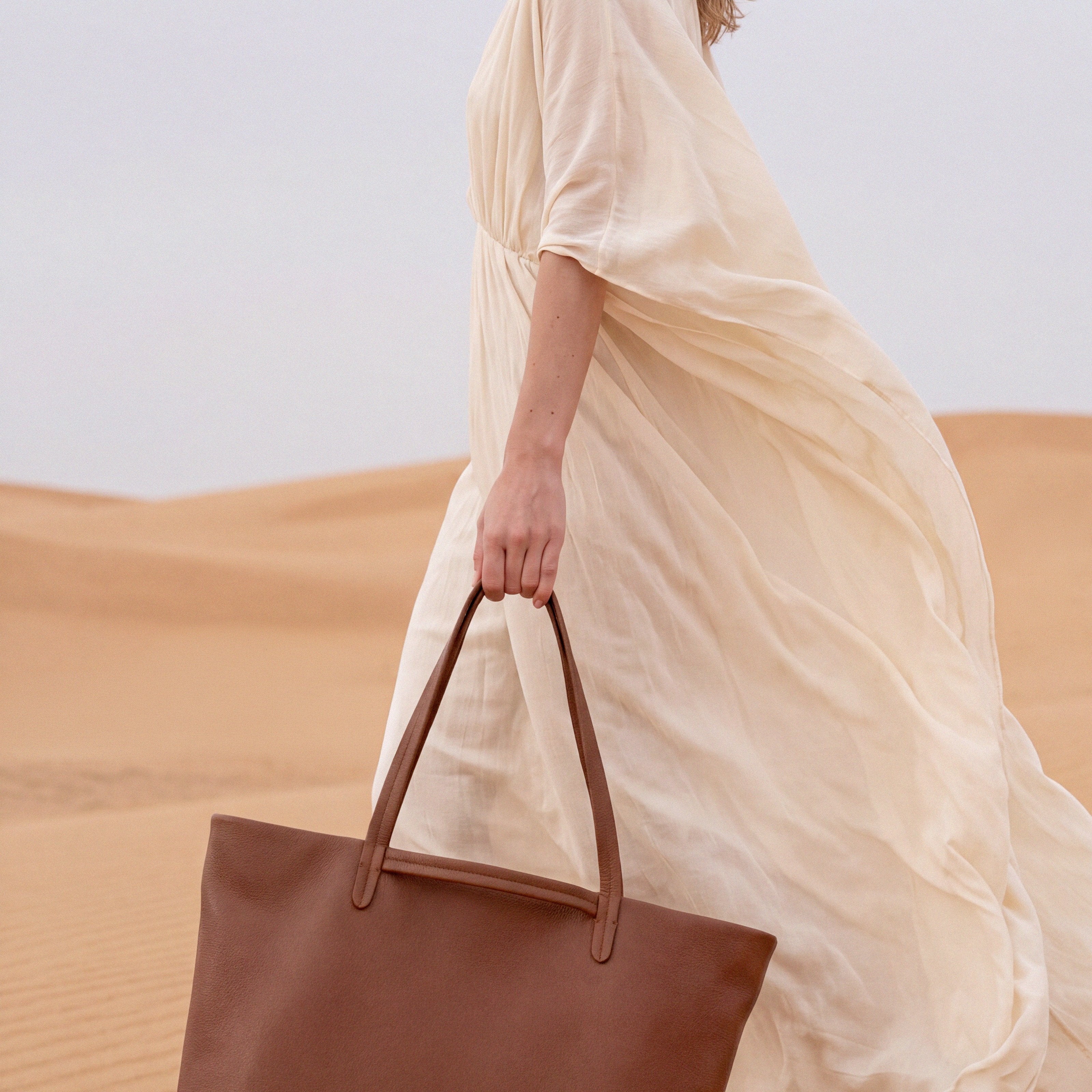 Leather travel tote bag| #color_Sand