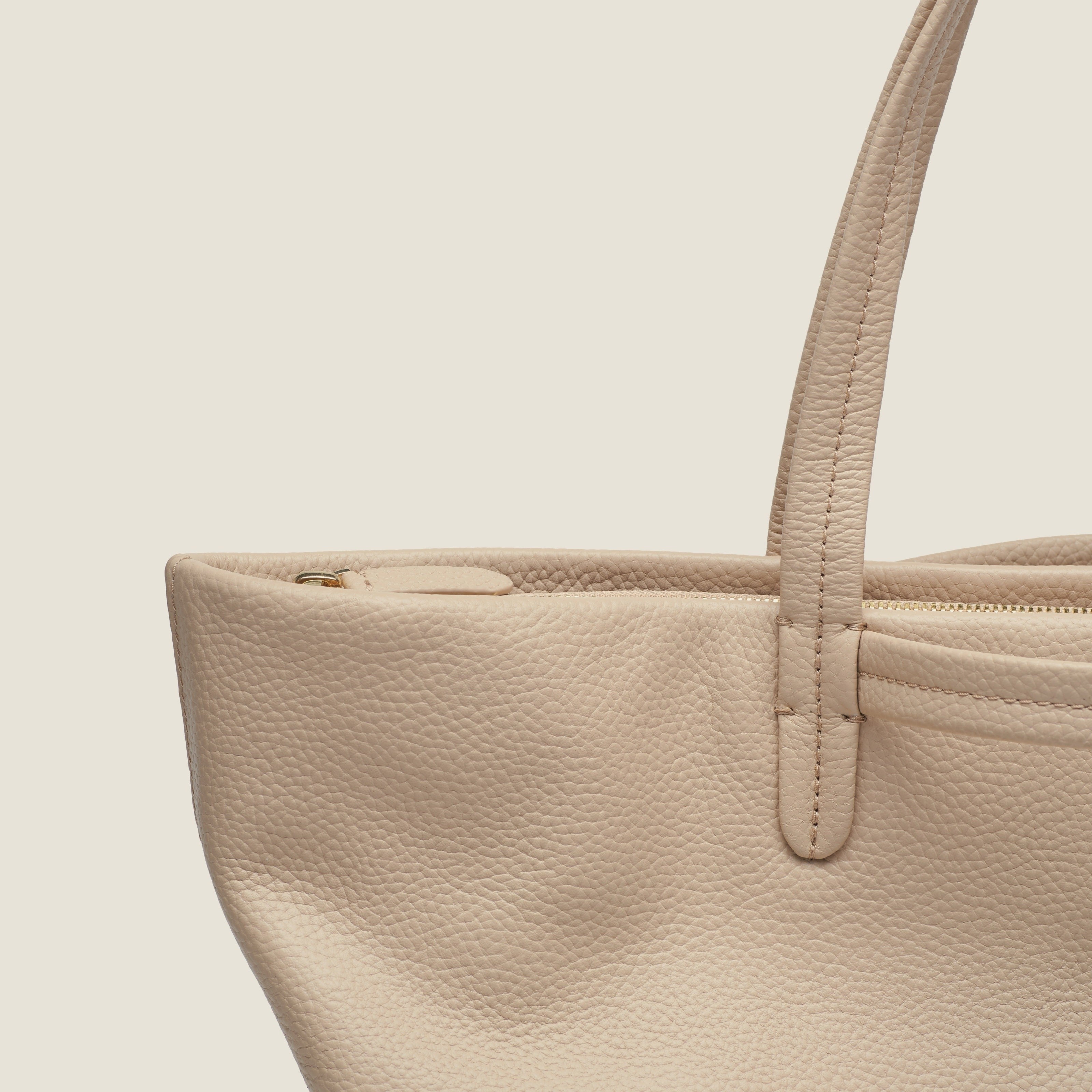 Leather travel tote bag| #color_Frappe