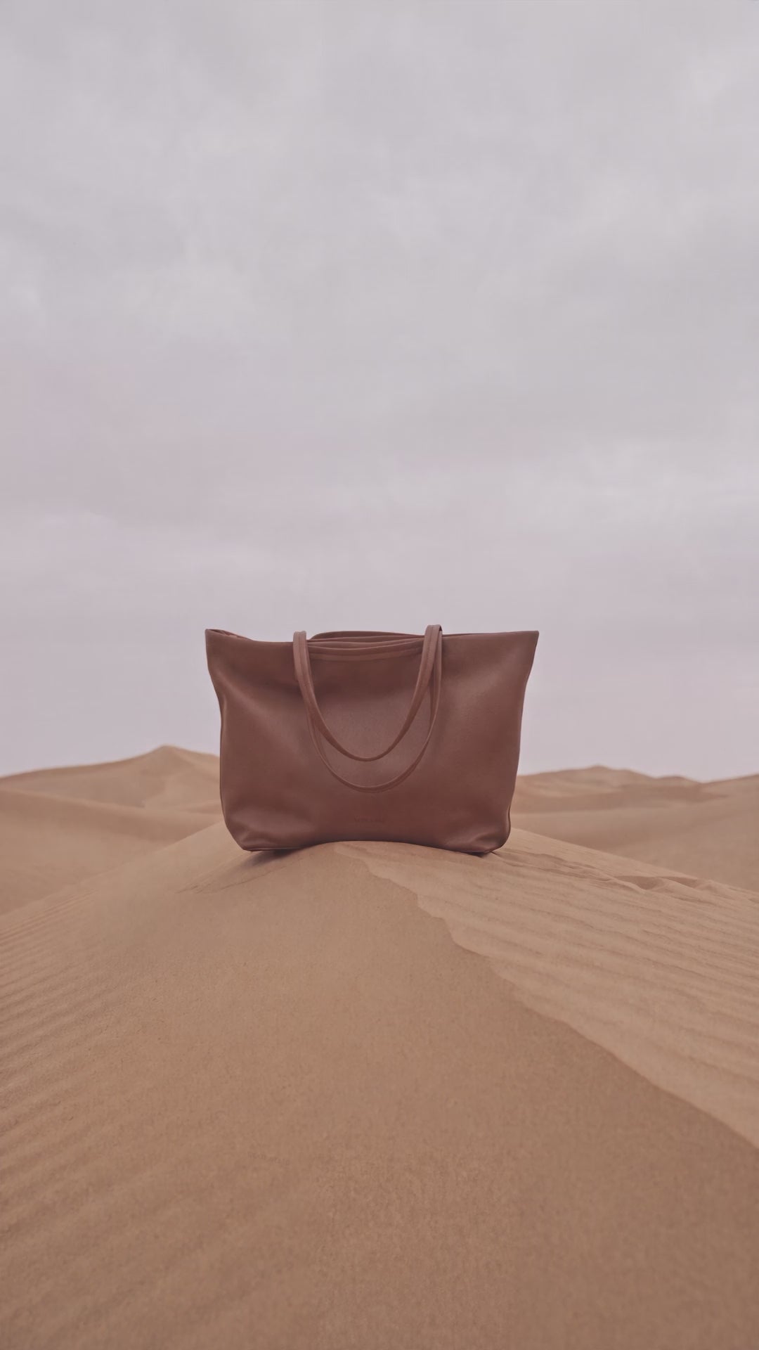 Leather travel tote bag| #color_Sand