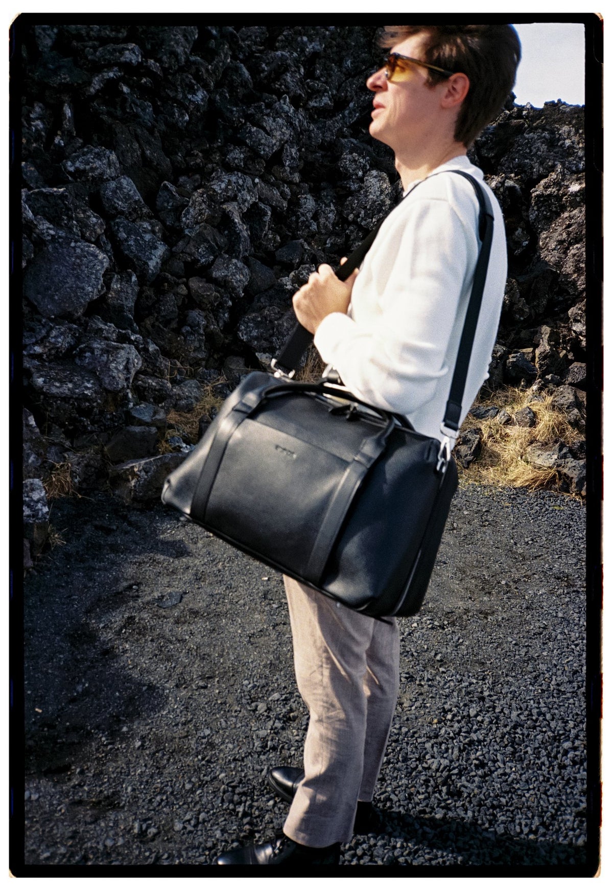 ds-carry Jet Black lifestyle